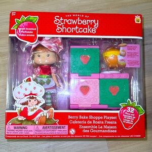 Strawberry Shortcake Berry Bake Shoppe Playset With 5.5" Doll Scented 32 Pieces